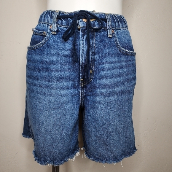 BDG Urban Outfitters Pull On Baggy Denim Shorts Size Small - Picture 1 of 9
